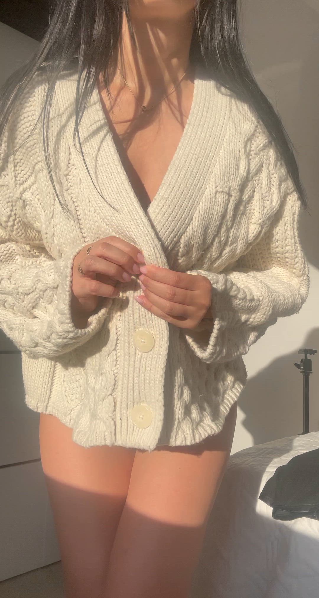 Plain outfit hides sexy surprises! Reveal
