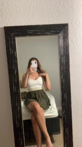 I love this dress, but I also want you to know what’s underneath 💯