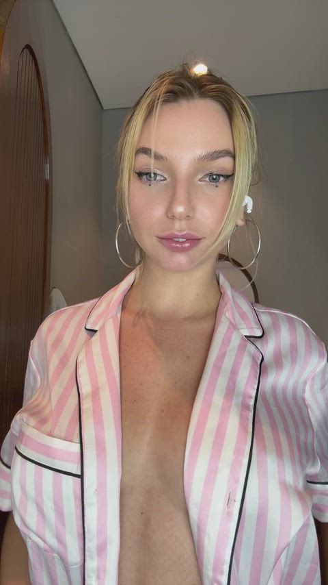 Big Tits Blonde Boobs Bouncing Tits Cute Huge Tits Natural Tits OnlyFans Reveal Teen Porn GIF by sandra_hot