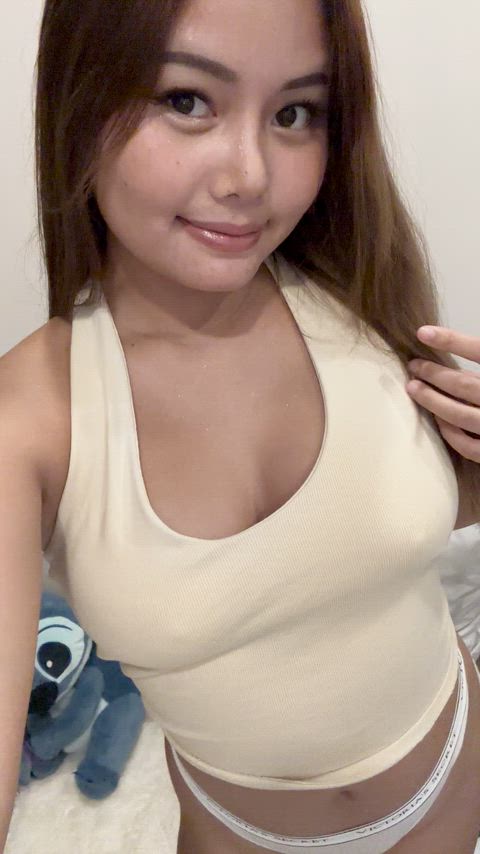 Pale chix get wetter