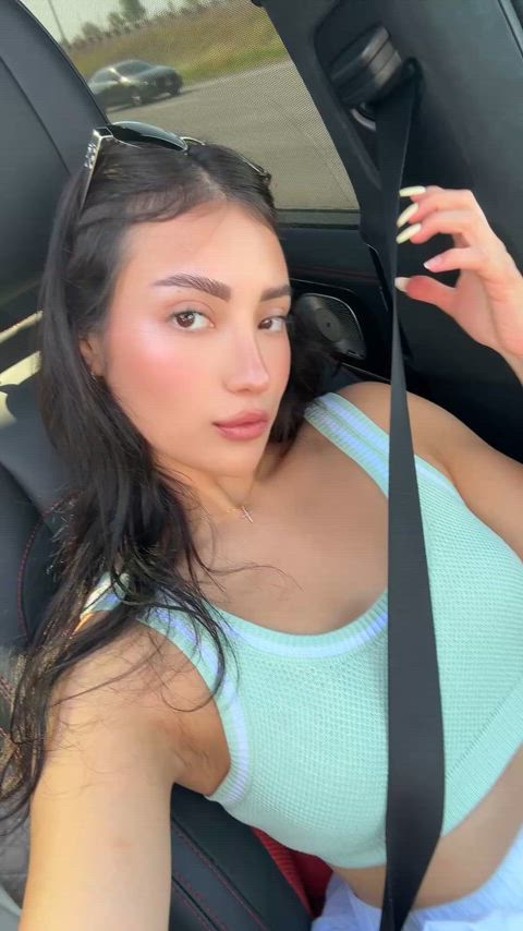 My taxi driver was focused on the road… and I was focused on something else 😏