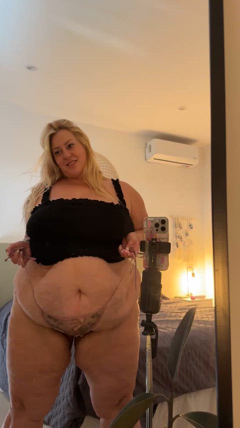 home alone and horny lets play