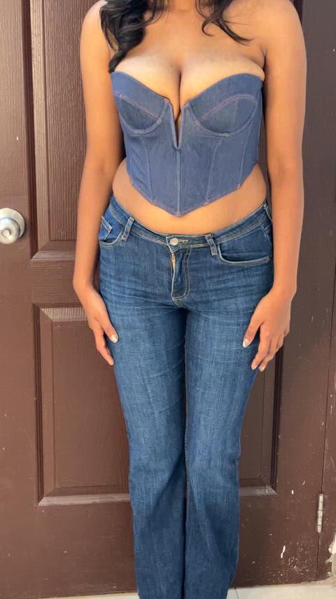 Hey we are COUPLE and age is 24 [m] 24[f] and if someone love to watch us while having sex in video call ping us. Check bio for rest of the details 💦🍆🤤