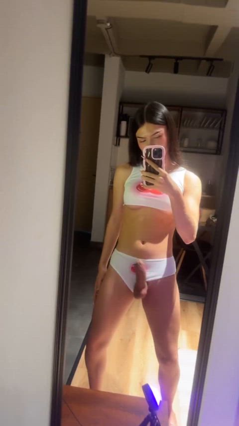 5'6 18yo, mind if I put your mouth to use... 👀