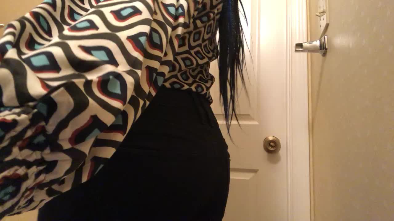 All dressed up... but skipped the bra ((: