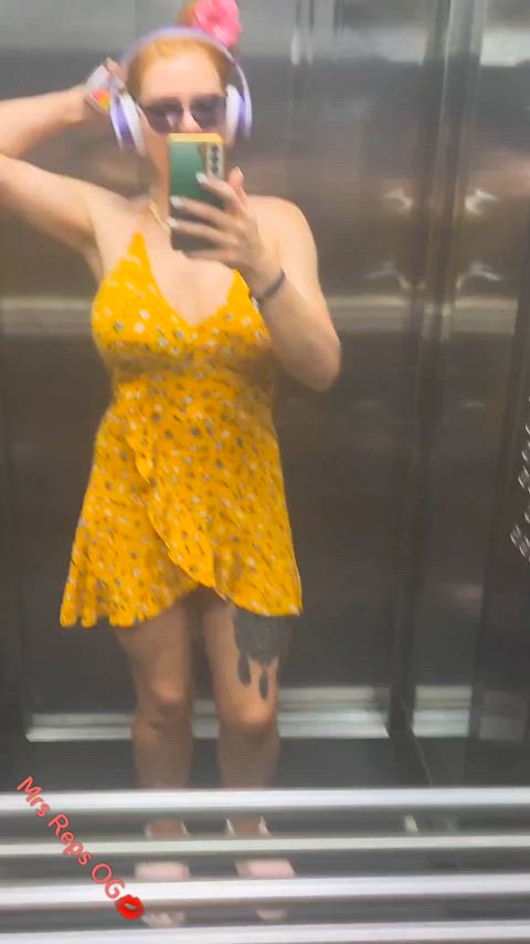 I was bored in the elevator so I got my tits out thumbnail