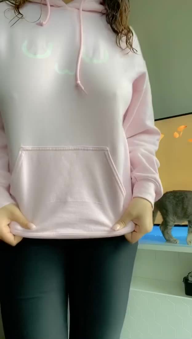 The Amazing Titty Drop You Can See Today 🤪
