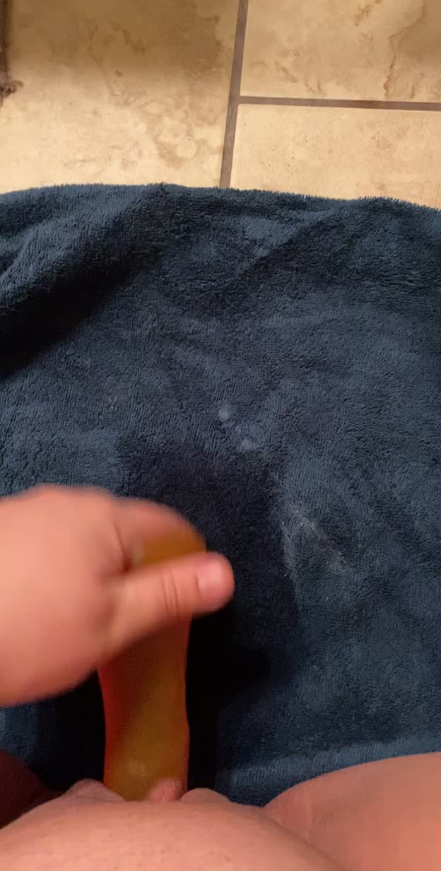 I love fucking myself after i squirt 💦💦 20