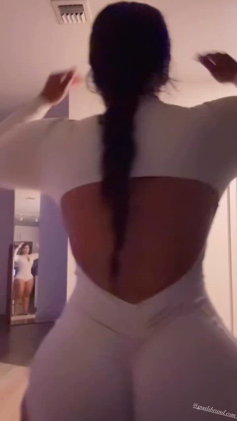 Aya(@Xf0reignx)