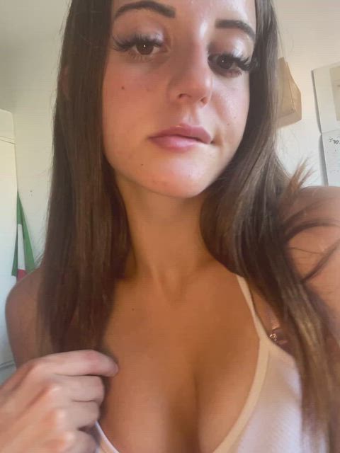 Sending a nudes to every guy that upvte🤤