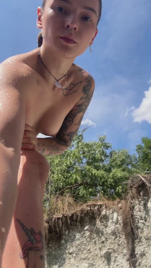 My juicy ass is frozen in the cold water, but it still feels hot