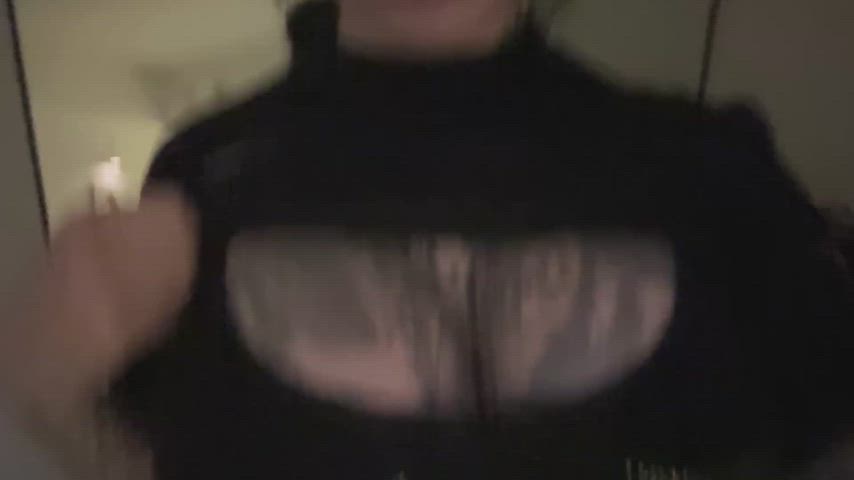 first 50 yay below will recive nudes in dms (im for real)