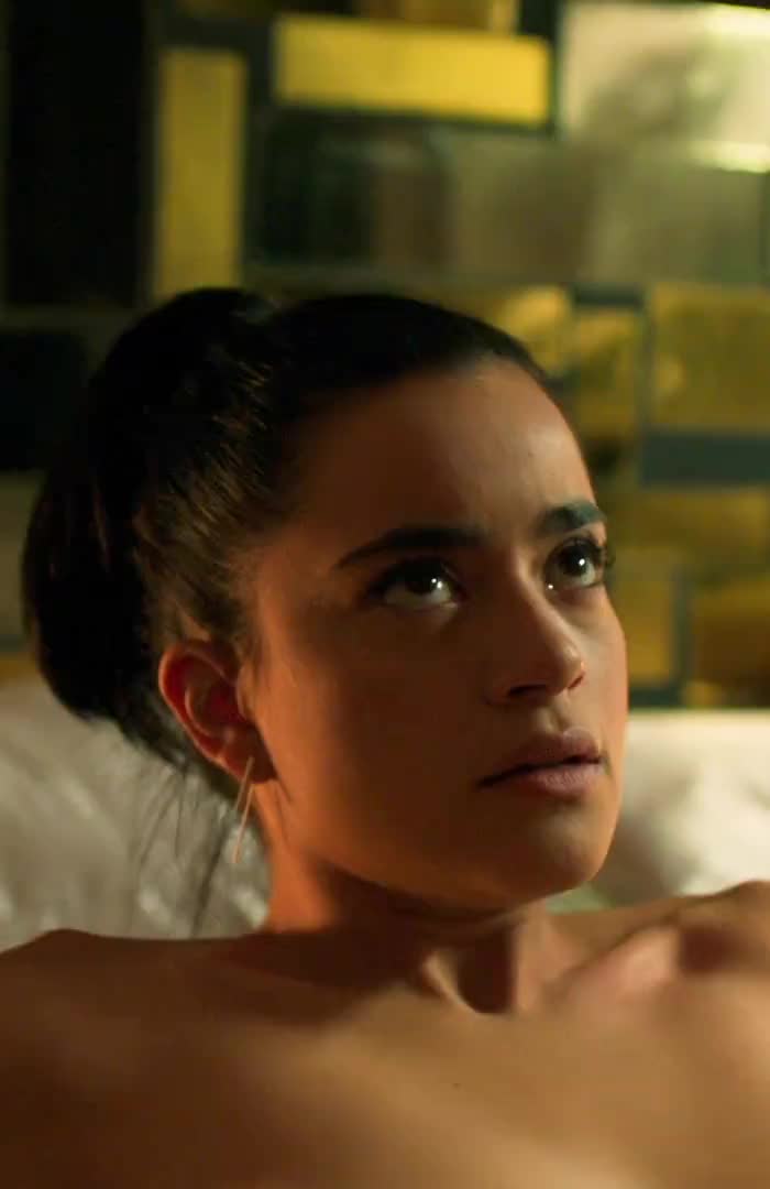Paulina Gaitan In Diablo Guardián