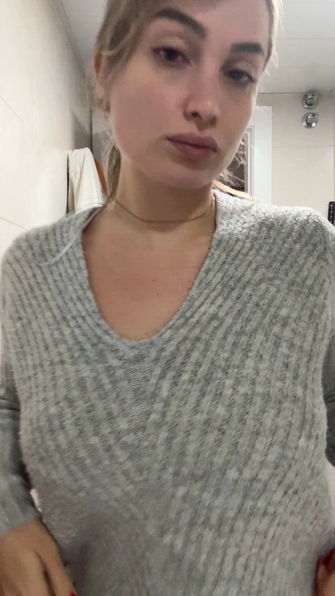 Walking around the house like this should be illegal