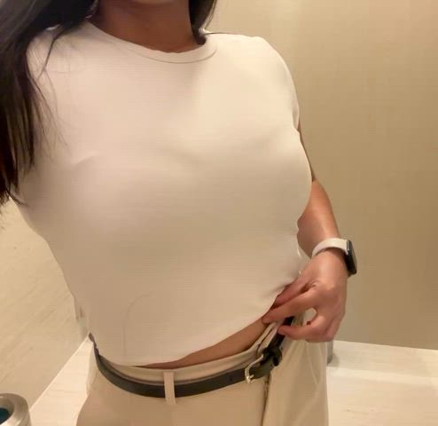 A little tease to spice up your scroll [f]