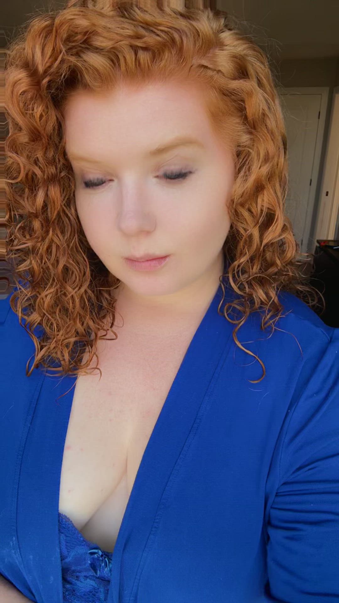 They say redheads are rare… maybe that’s why I’m unforgettable
