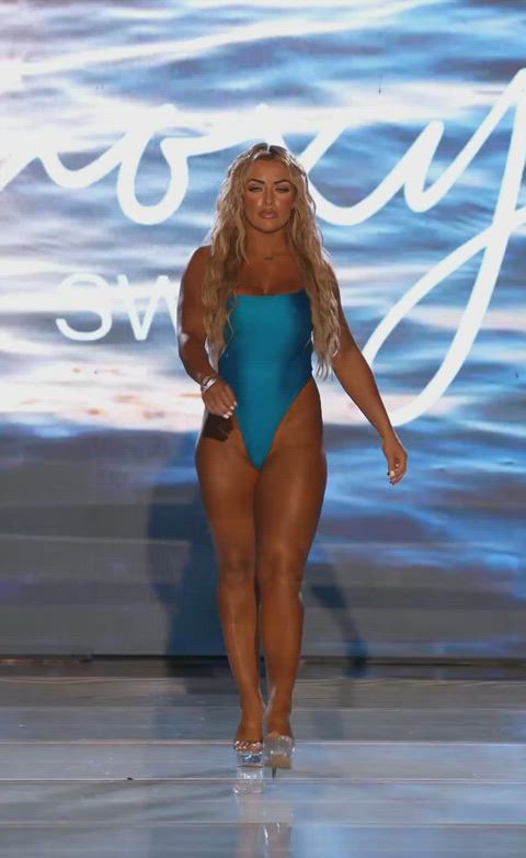 Amanda Saccomanno - Miami Swim Week 2025