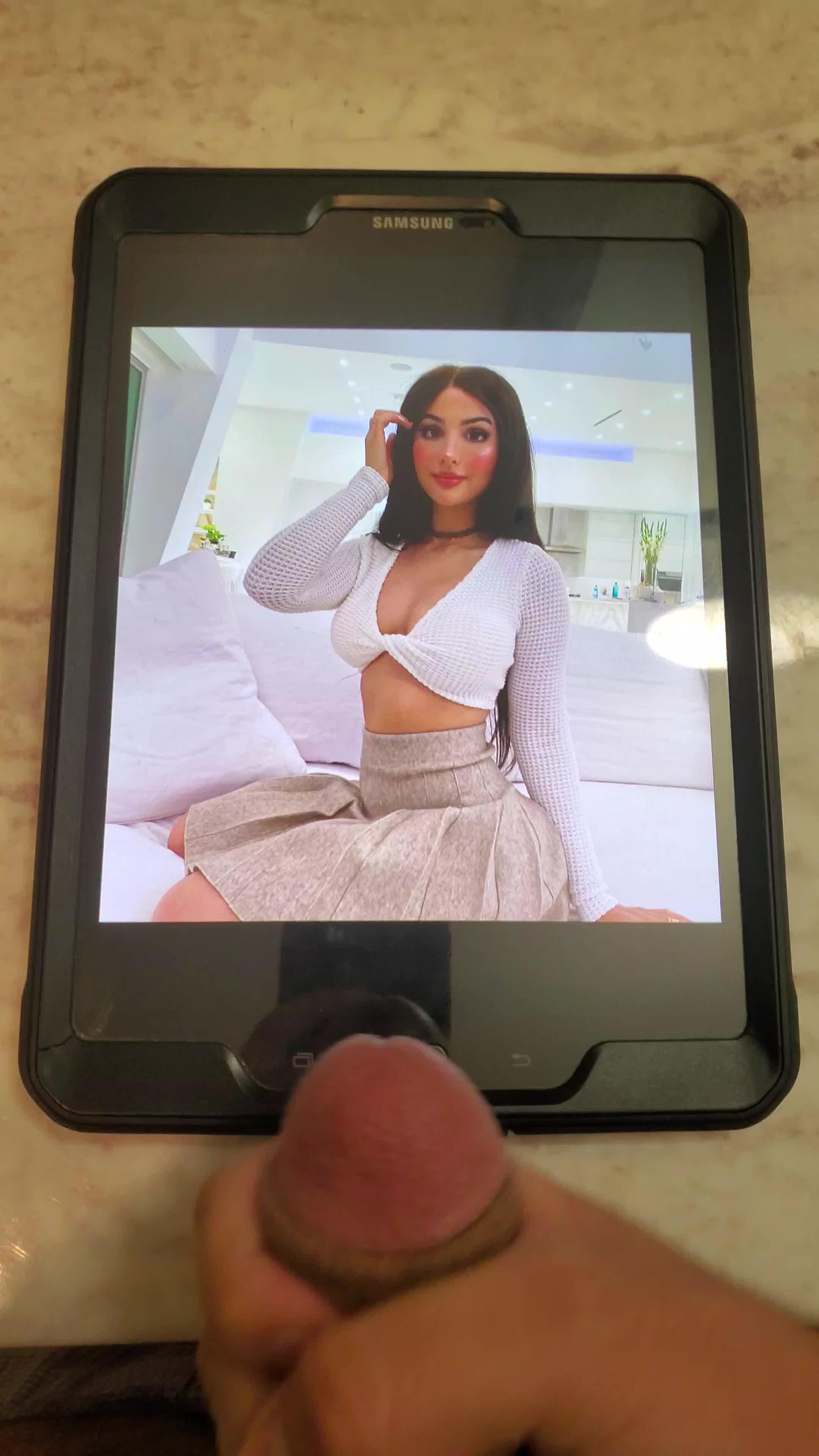Cumming on SSSniperWolf
