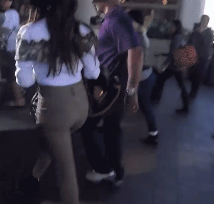Selena Gomez Thong Ass