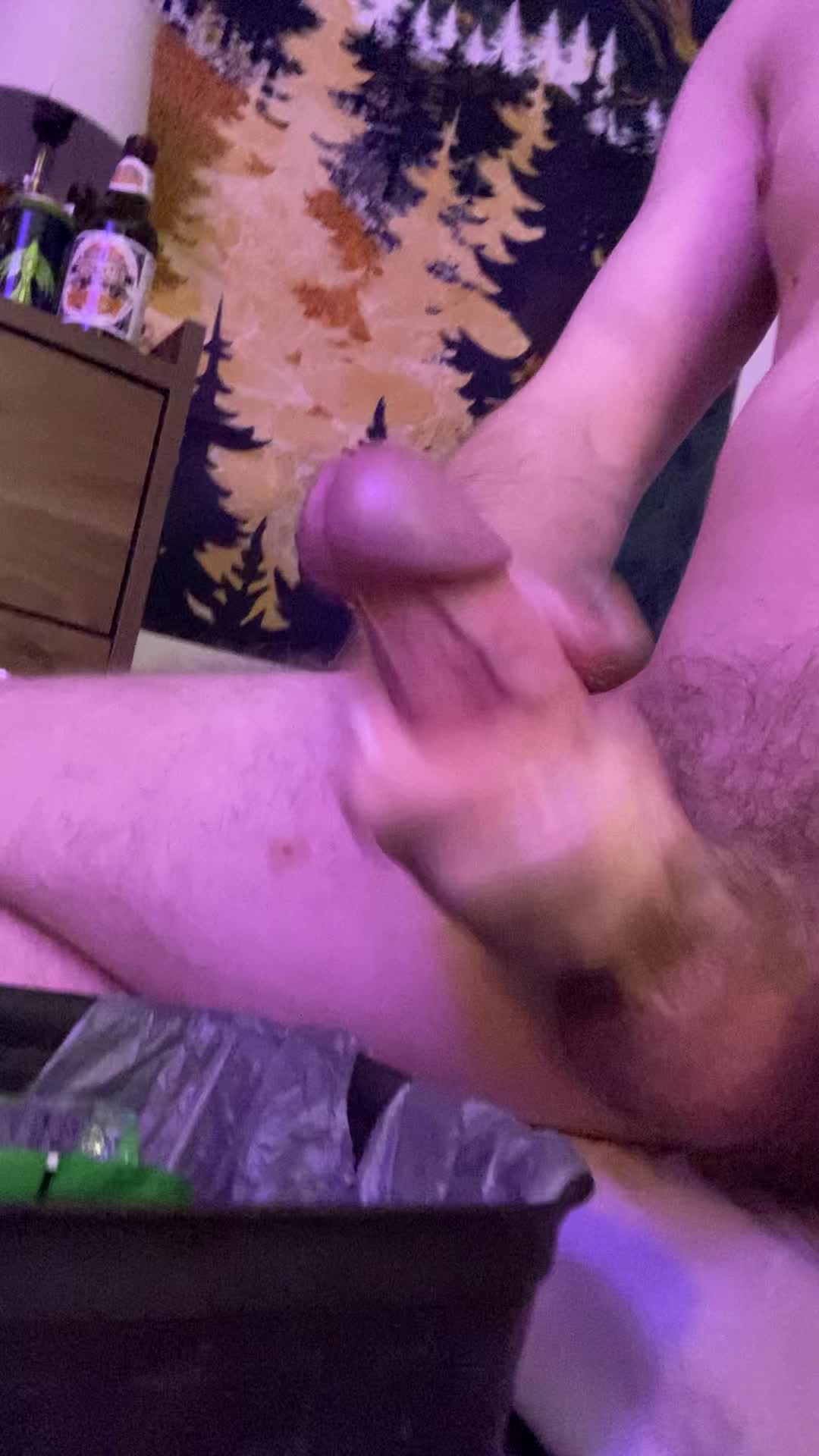 Cumming to the thought of posting here 🤤