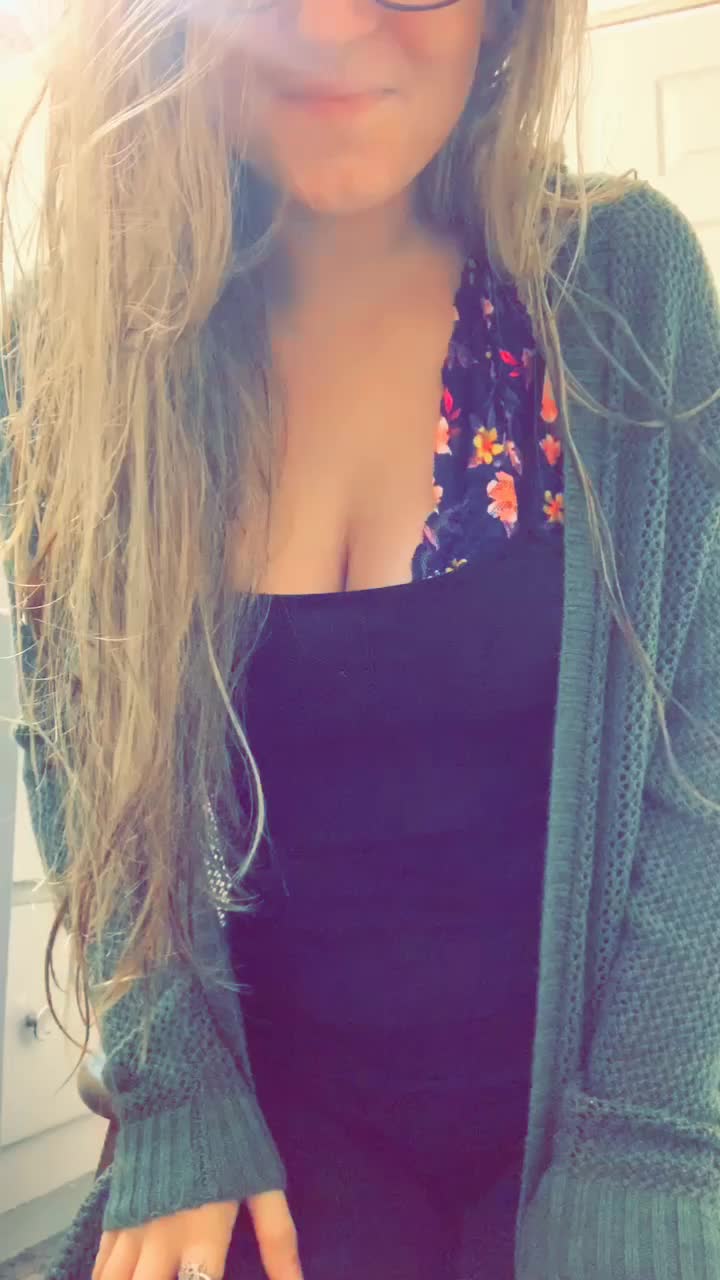 I love showing what’s underneath my outfits 💕