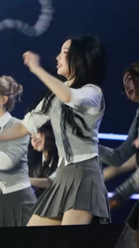 Yooyeon / tripleS