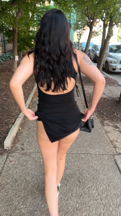 Spreading my ass on the sidewalk