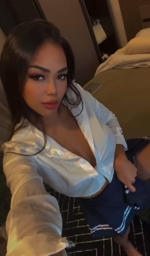 wanna play or eat my pussy?