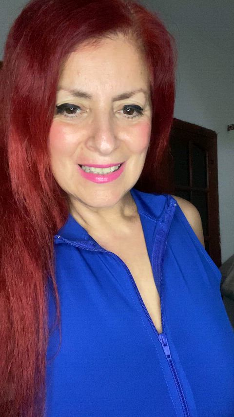 Would you squirt on these MILF tits?