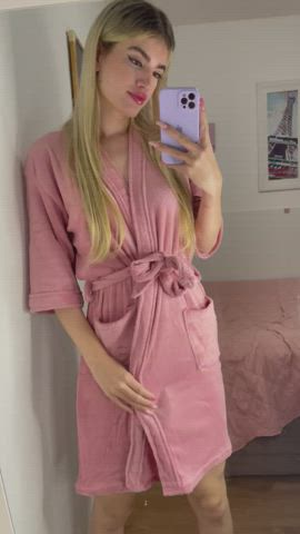 I move my shoulders in a quiet samba pulse