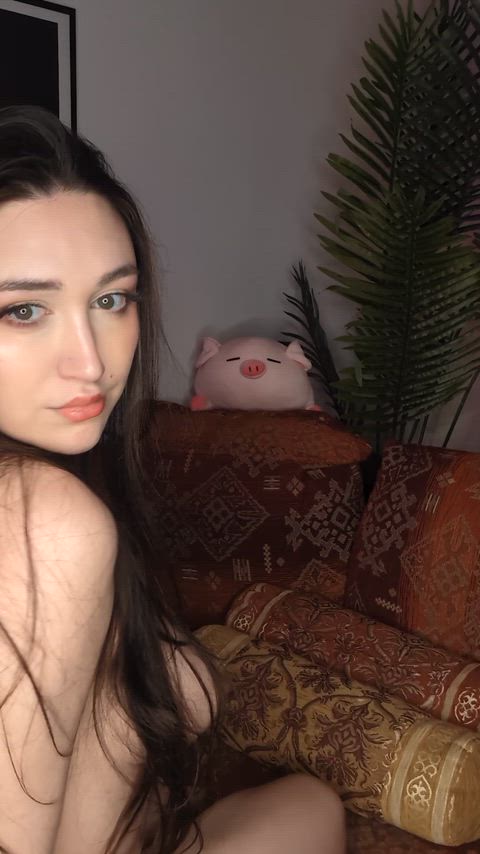 watch out! if not my ass will make u cum in a sec 😝