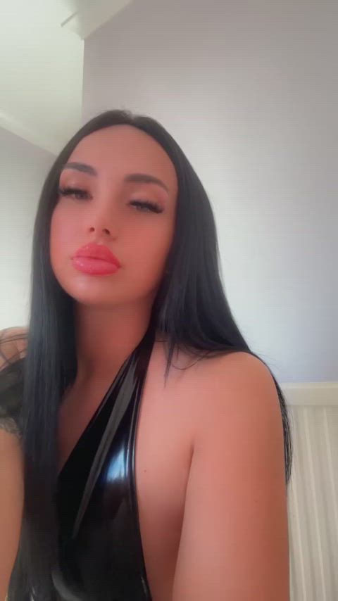 I want to fuck a redditor real bad... Where in the UK are you at?