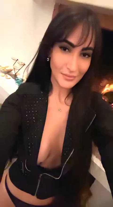 what do u call a girl who wants to breed u on the first date