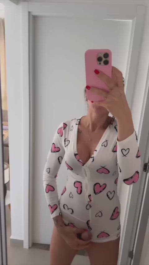 All curves, all cock… does this turn you on?