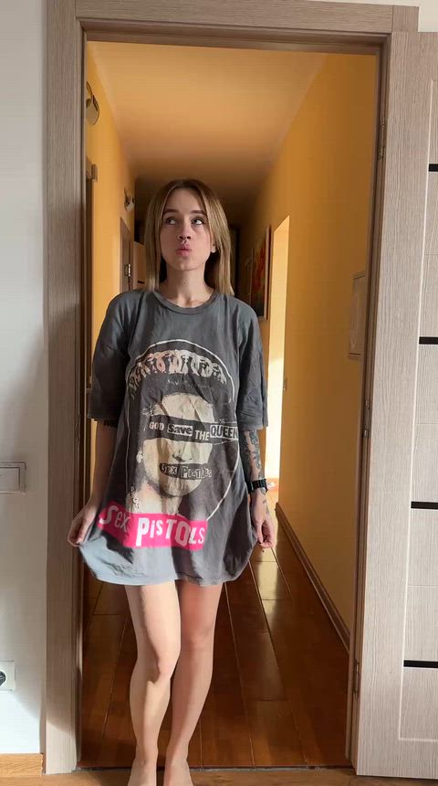 I look quite attractive naked