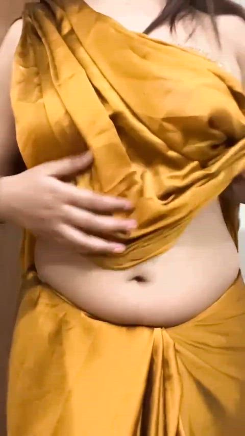 I look innocent in yellow… until you notice the way I move🥰🥰