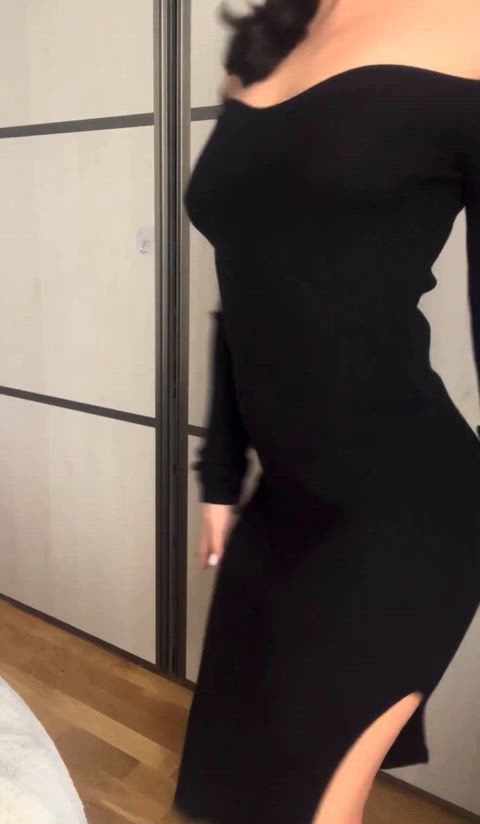 i really wonder if older men are into my petite sized body