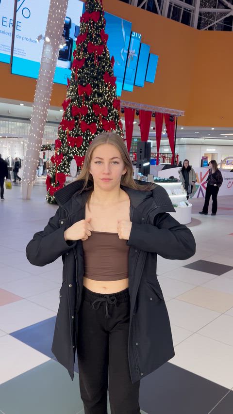 a lil horny at the mall...