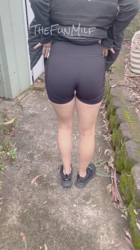 Pee Peeing Piss Pissing Porn GIF by thefunmilf