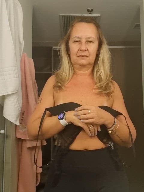 Don’t you wish you lived next door to me (53y)