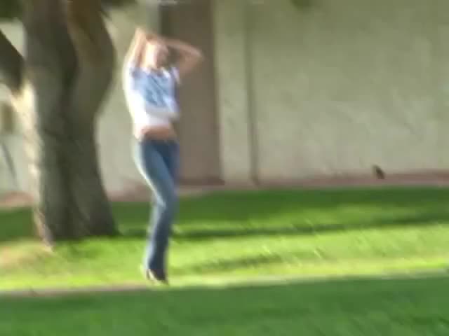 Young Gianna Michaels flashing her big boobs on the street