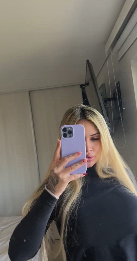A Breathtaking Babe