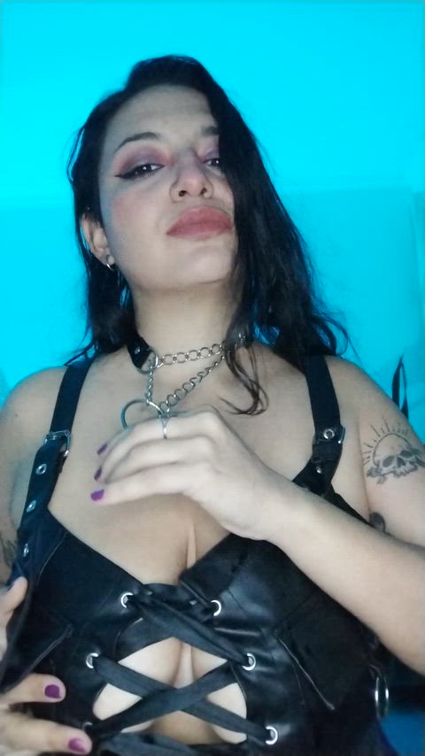 the feeling of leather against my tits are just 🔥🥵