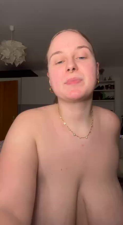 would u fuck a 32yo mom of 2 with or without a condom