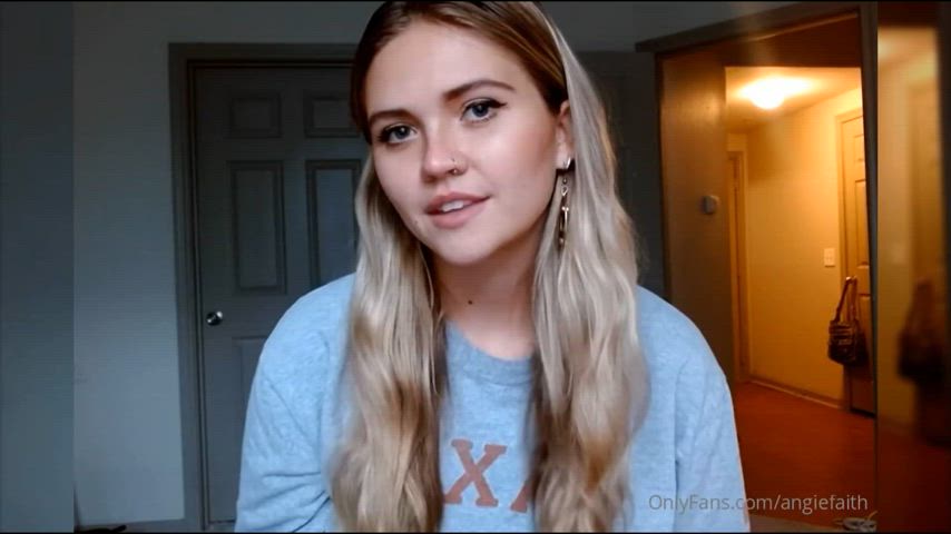 She's so fucking hot 😵‍💫