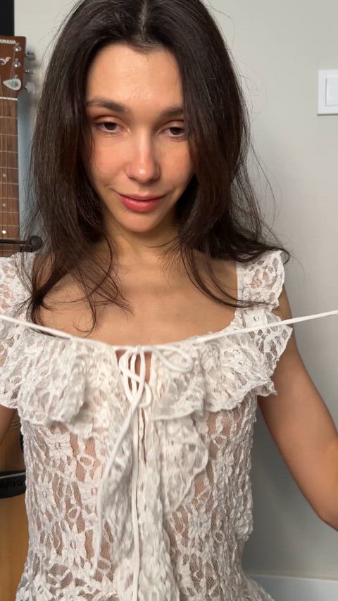 Do guys really like girl with flat tits?