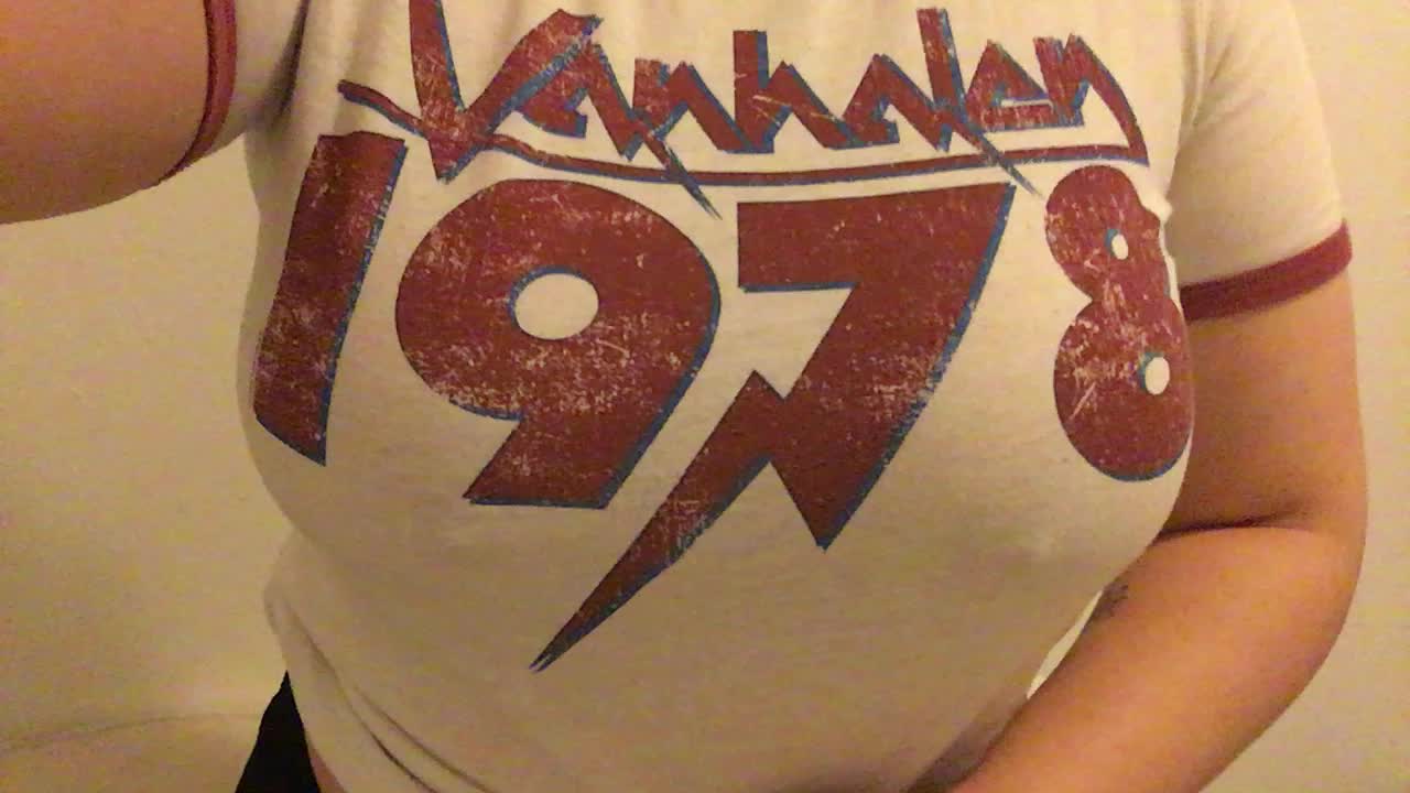 My big 21 YO titties👅