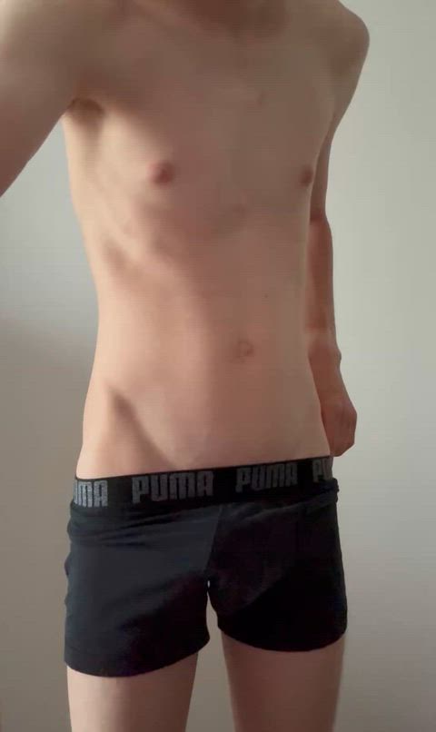 [19] Sieht zu wie er größer wird