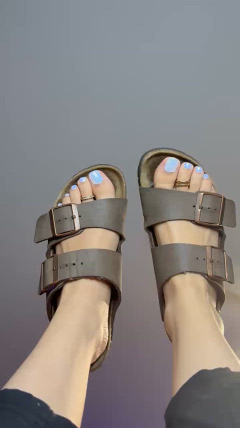 Cum play with me and submit your requests here https://onlyfans.com/tipandtoeingtheline/c2 thumbnail