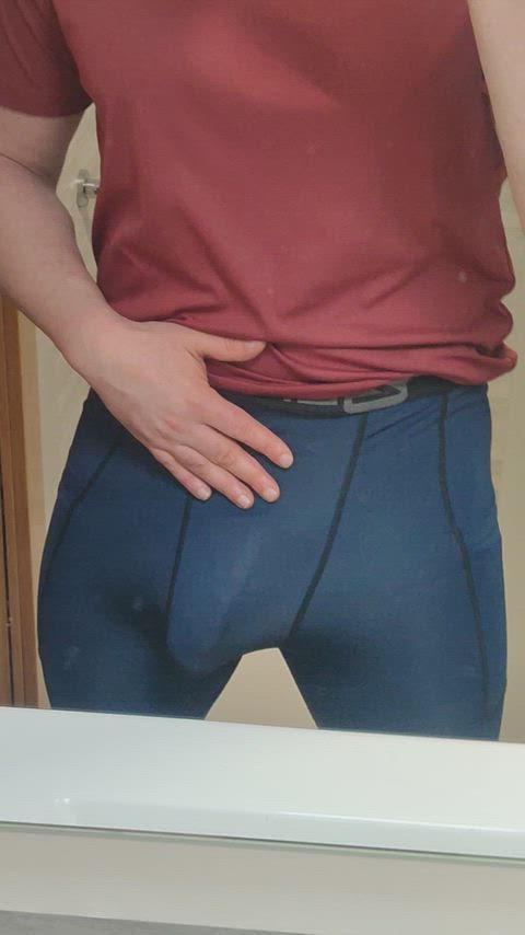 30, Bi, Monster wanna scape